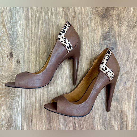 L.A.M.B. Women's Tan and Brown Courts Size 7.5 NWOT - Picture 1 of 6